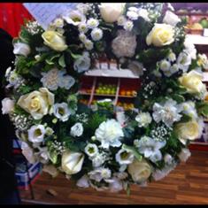 SIMPLE WHITE WREATH