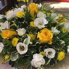 YELLOW AND WHITE POSY